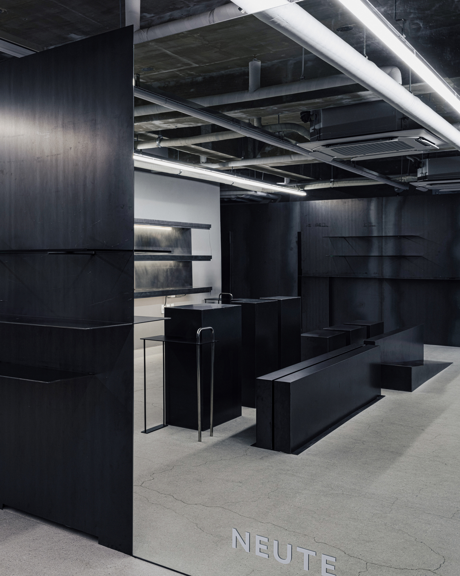 014. Neute - Thumbnail